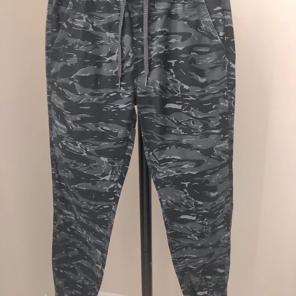 Iron Co Men Camouflage Jogger.